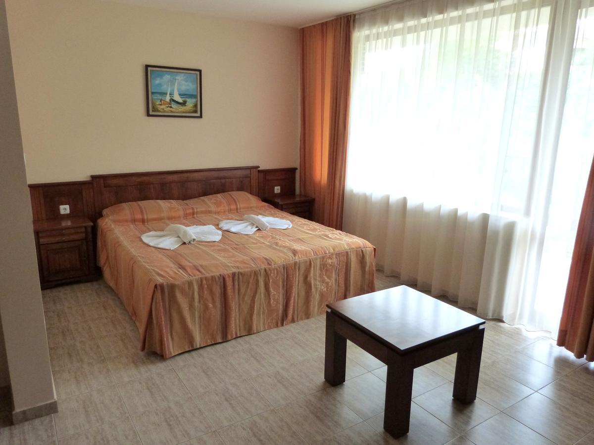 Hotel Beroe Sveti Vlas Extérieur photo